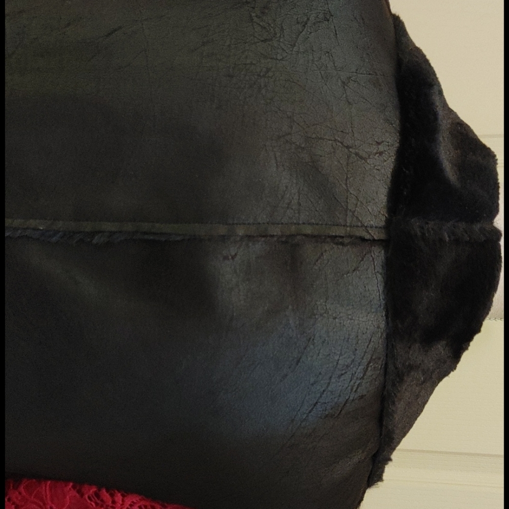 Non Leather Faux fur vest - Picture 8 of 13